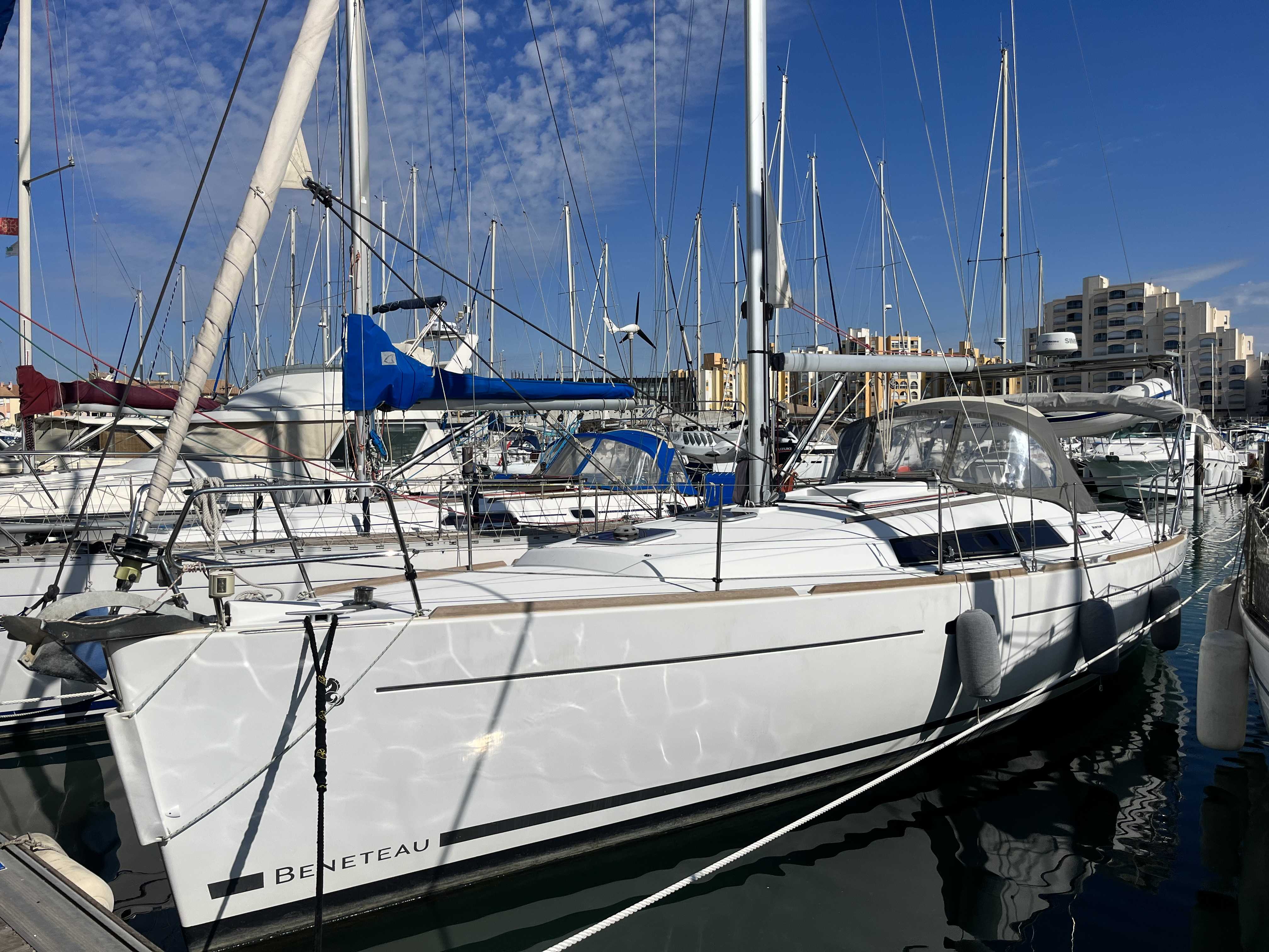 OCEANIS 37