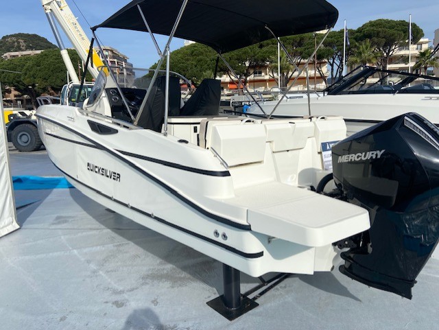 QUICKSILVER ACTIV 805 OPEN 2024