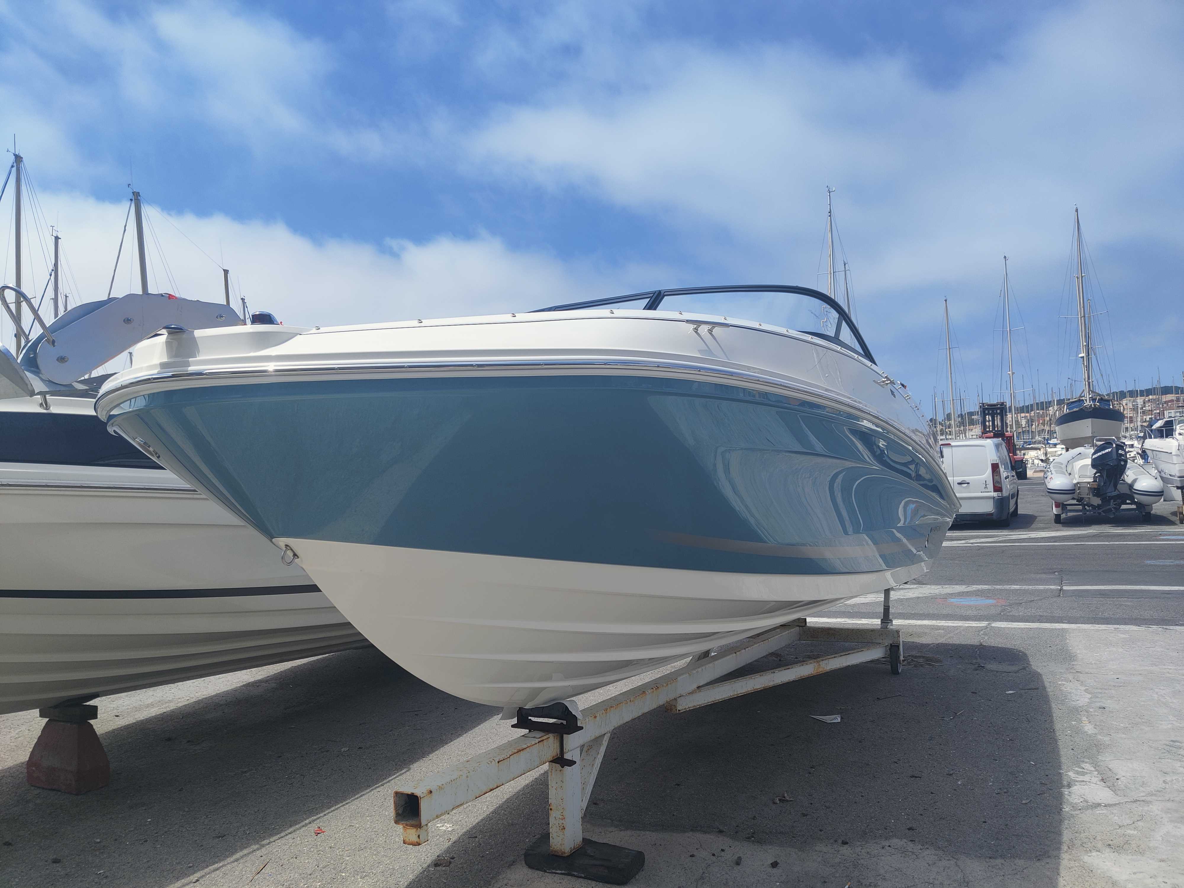 BAYLINER  VR5 BOWRIDER