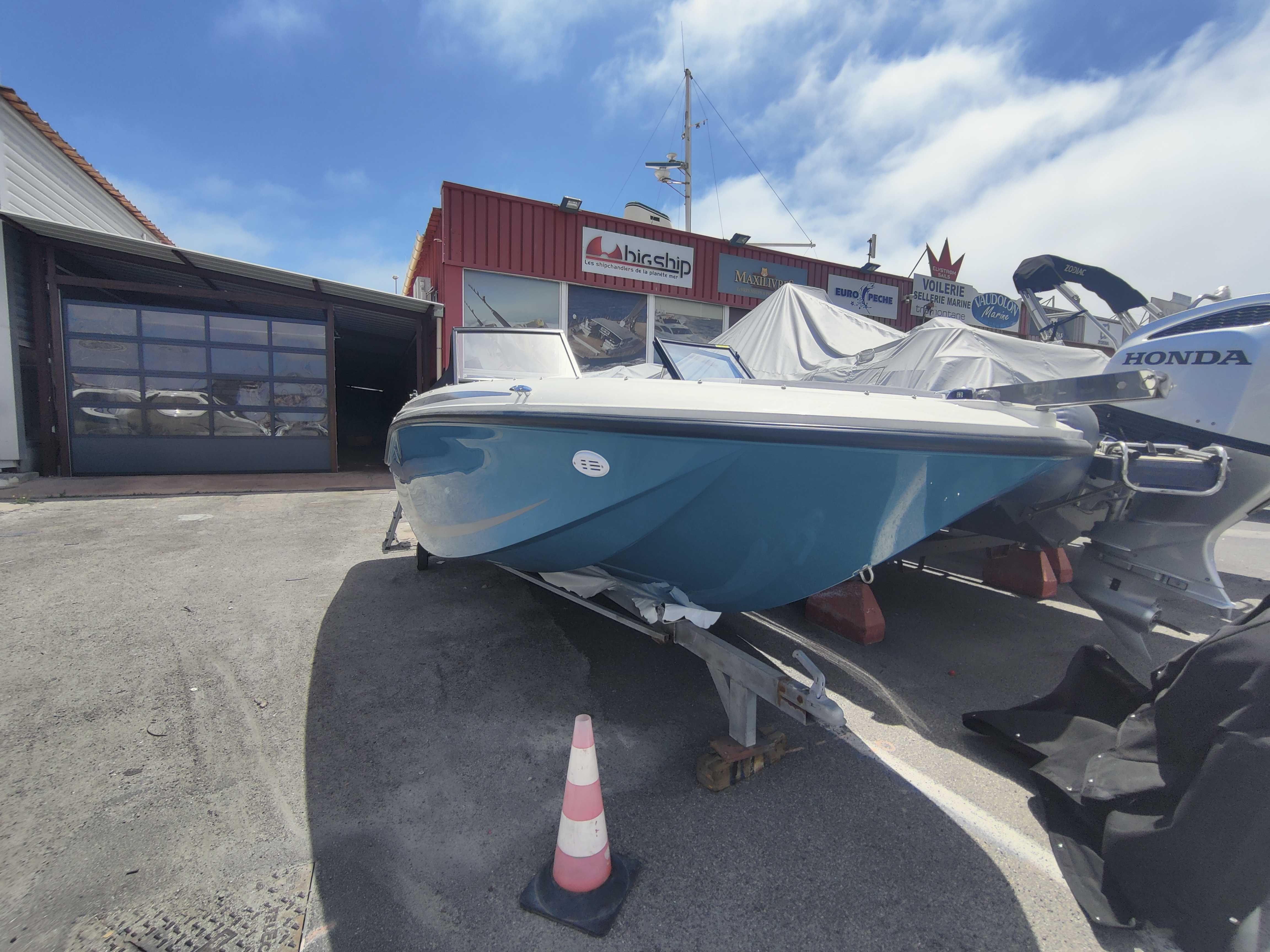 BAYLINER  ELEMENT M17