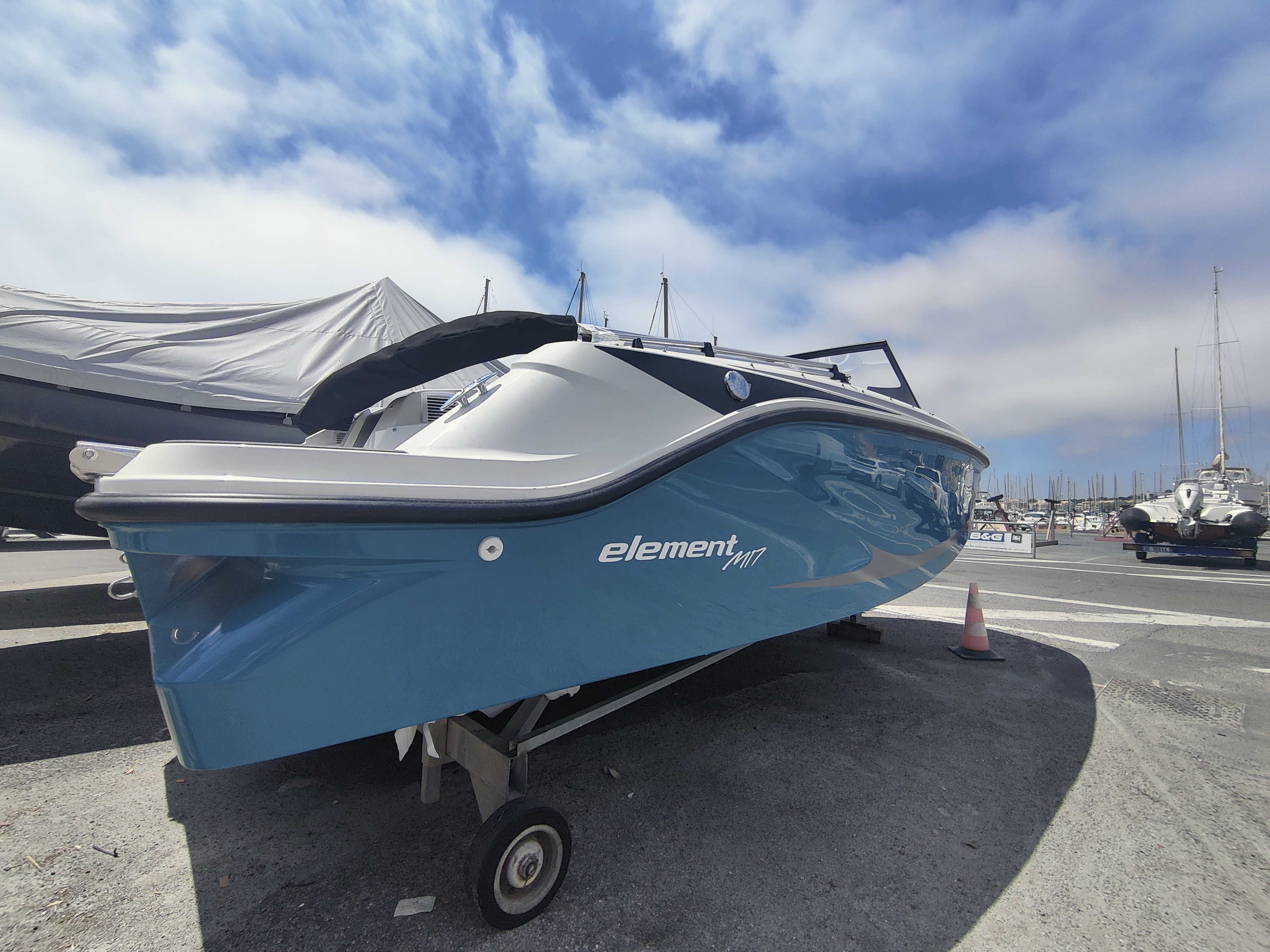 BAYLINER  ELEMENT M17