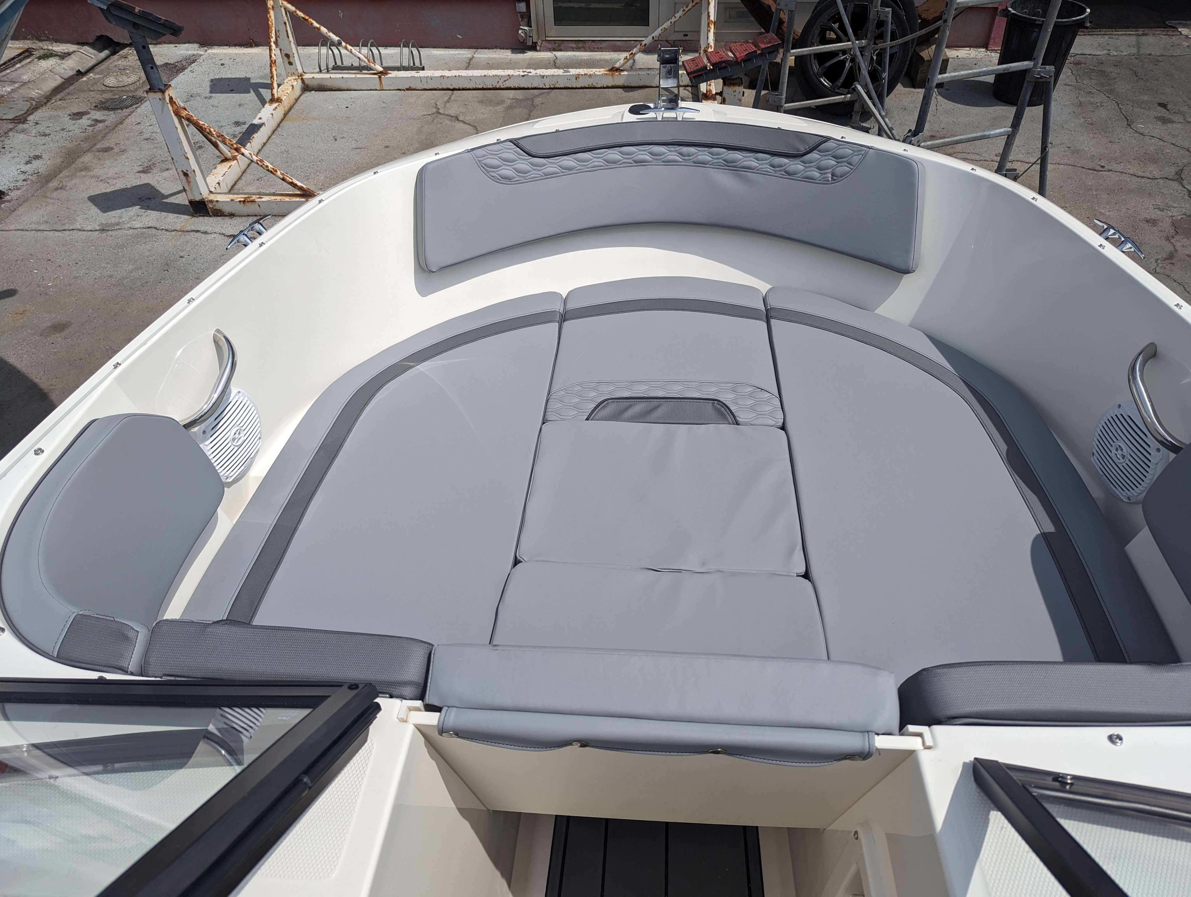 BAYLINER  ELEMENT M19