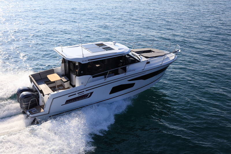 Les bateaux Jeanneau neuf à moteur proposés par le grand large: vente de  bateaux jeanneau neufs en Languedoc Roussillon.